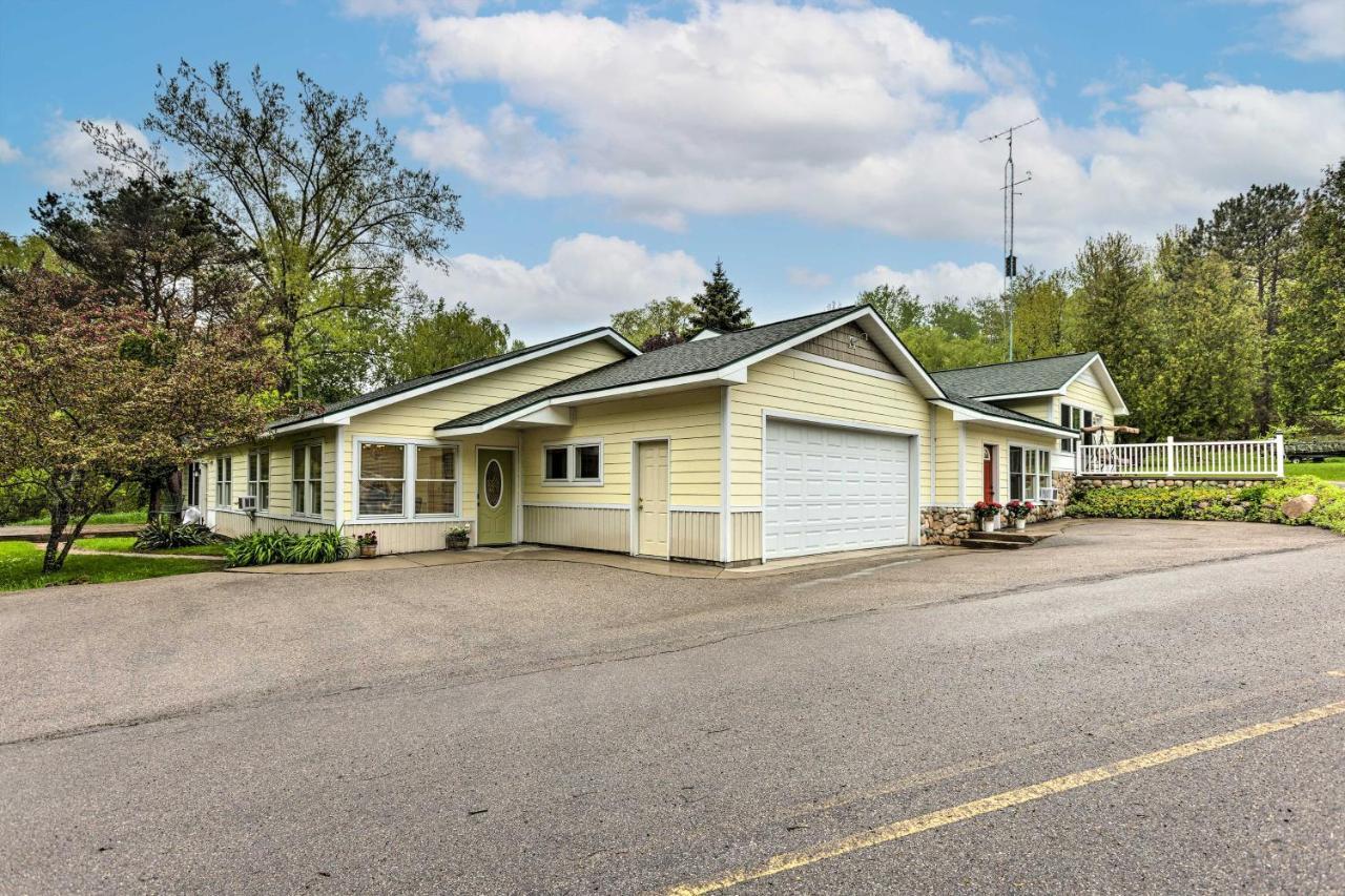 Charming Retreat Near Downtown Frankfort And Beaches מראה חיצוני תמונה
