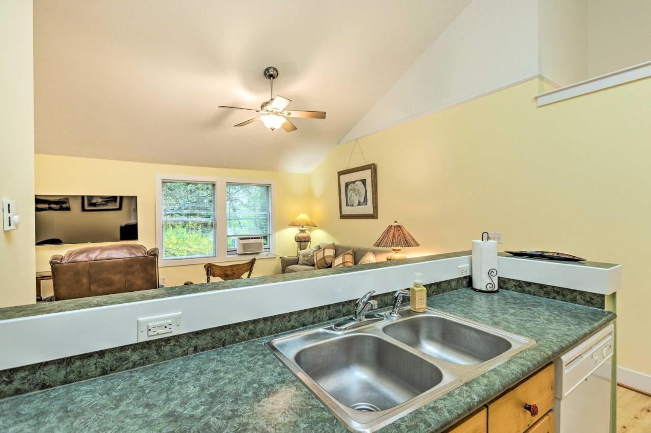 Charming Retreat Near Downtown Frankfort And Beaches מראה חיצוני תמונה