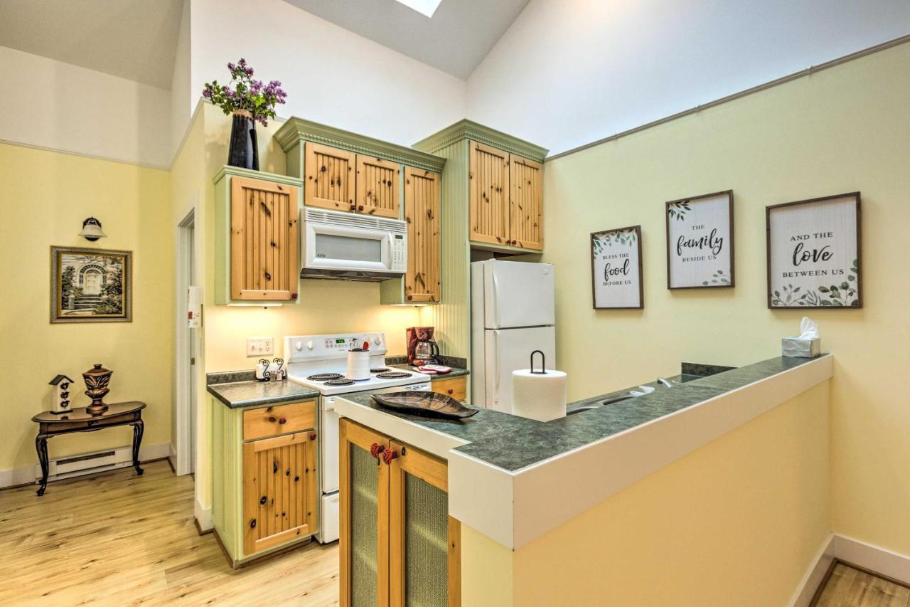 Charming Retreat Near Downtown Frankfort And Beaches מראה חיצוני תמונה