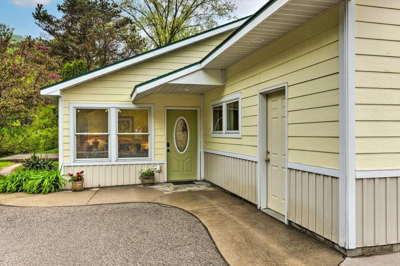 Charming Retreat Near Downtown Frankfort And Beaches מראה חיצוני תמונה