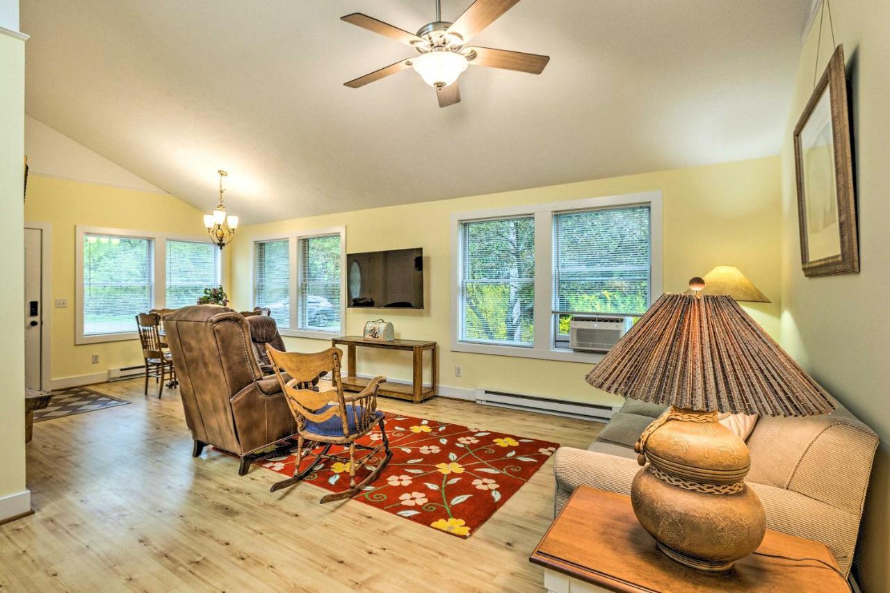 Charming Retreat Near Downtown Frankfort And Beaches מראה חיצוני תמונה